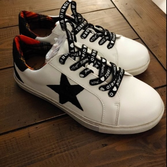 NEW Torrid Betsey Johnson Star Sneakers Size 10W - Picture 2 of 5